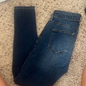 Celebrity pink skinny jeans